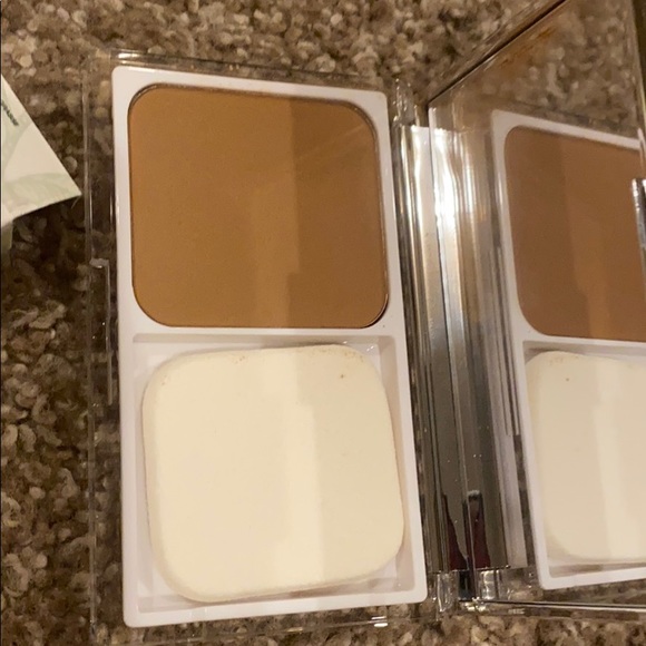 Clinique powder makeup compact NEW 24 golden - Picture 4 of 8